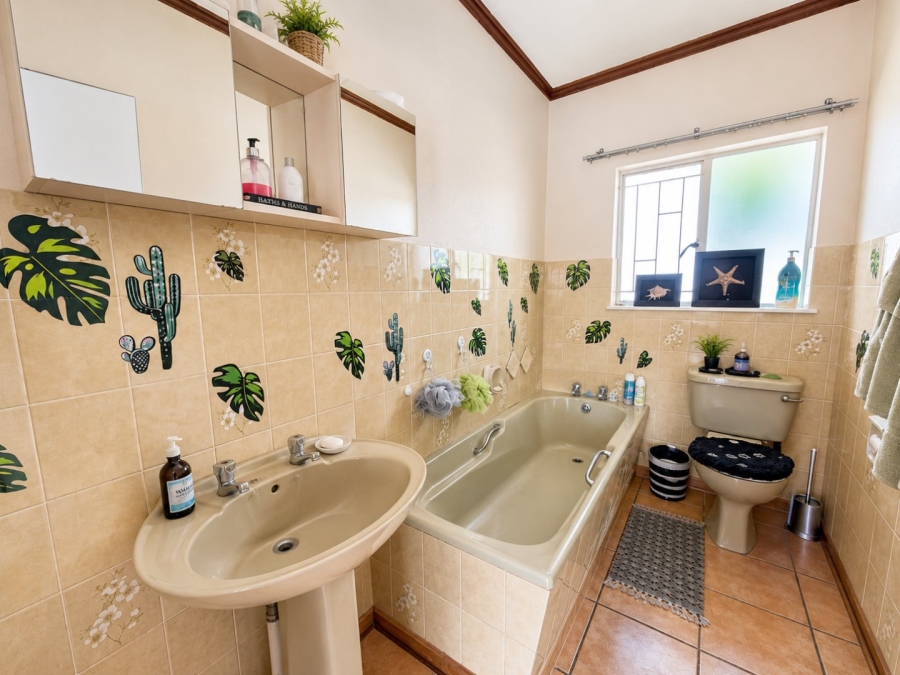 4 Bedroom Property for Sale in Pellissier Free State
